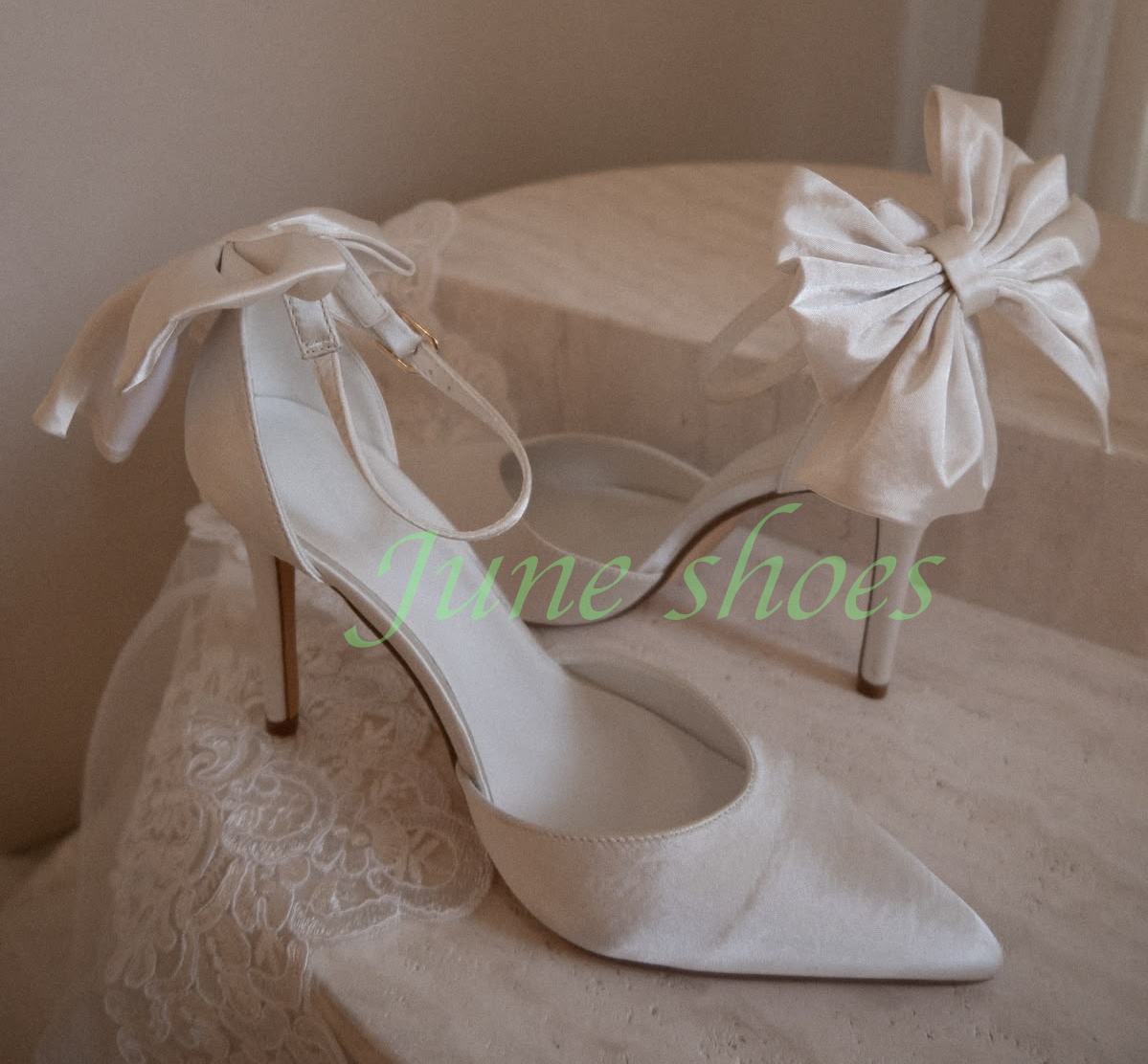 Slingback Heel Formal - 여성용 아이보리 새틴 포인티드 토 앵클