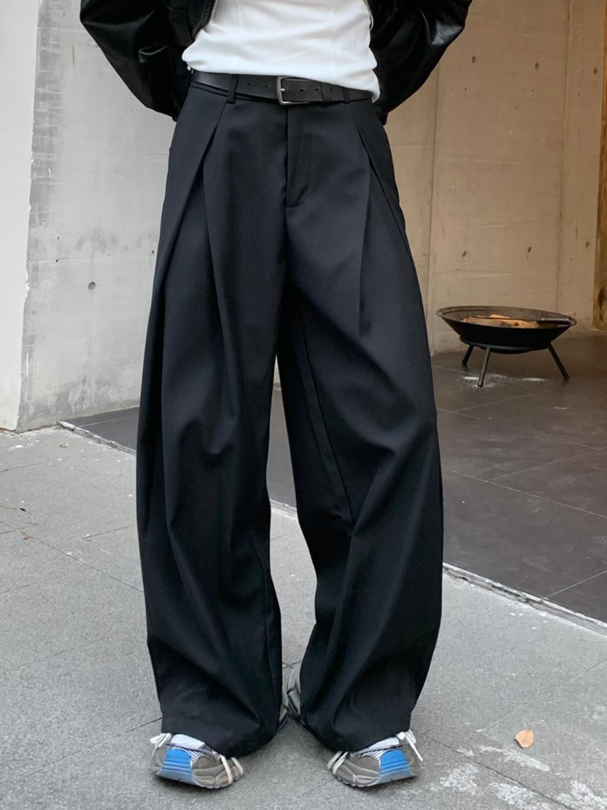 한국 스타일 디컨스트럭티드 3D 테일러드 남성 캐주얼  - Tailored Trouser Wide 리뷰 및 가격