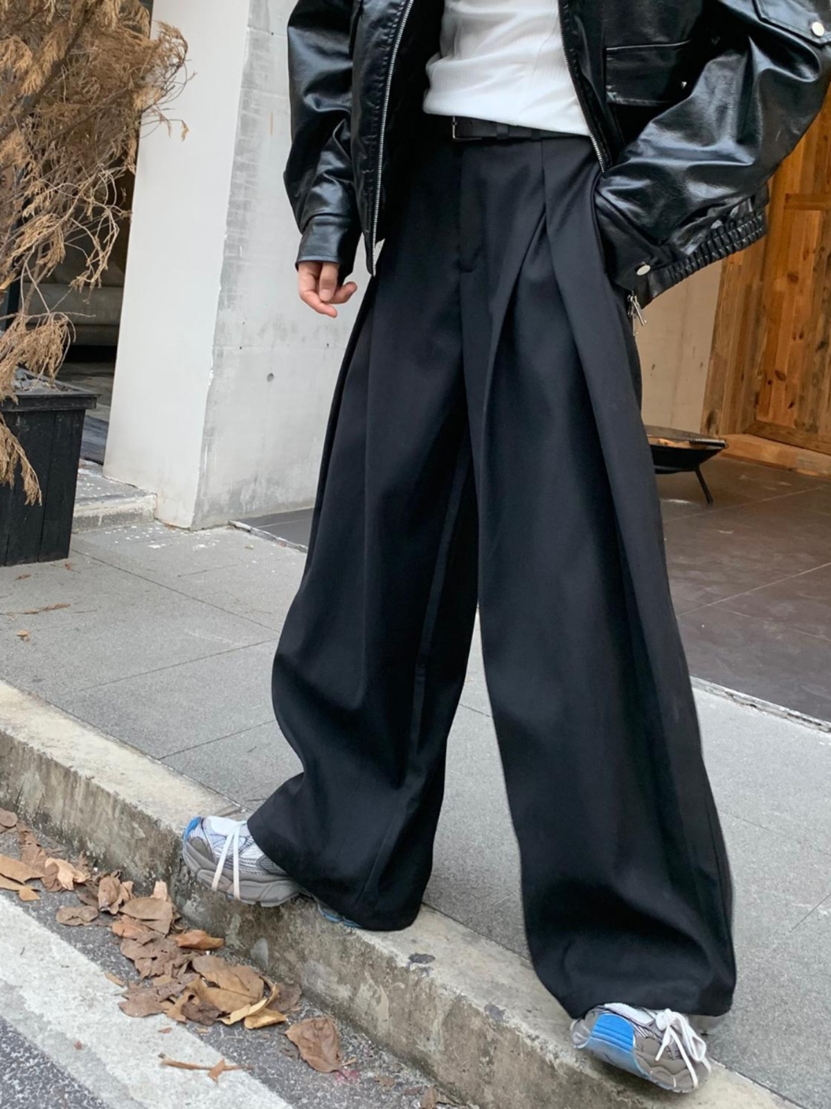 한국 스타일 디컨스트럭티드 3D 테일러드 남성 캐주얼  - Tailored Trouser Wide 리뷰 및 가격